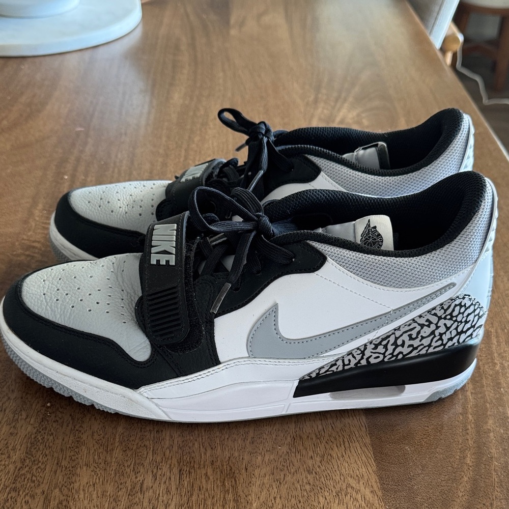 Jordan Black and White Athletic Shoes - Picture 2 of 5